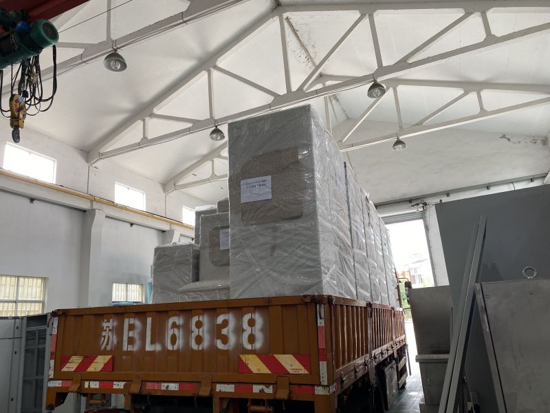 中阳钢铁电控柜发货